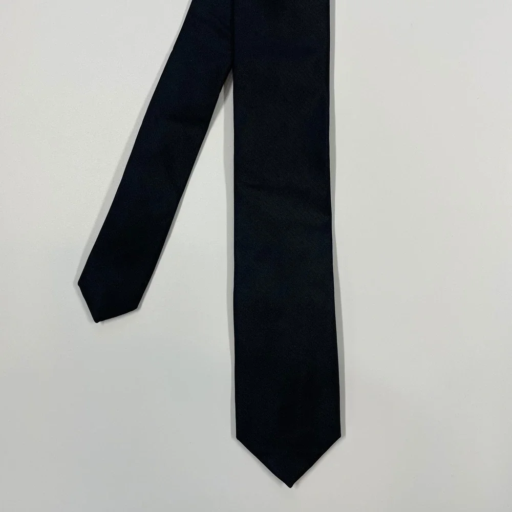Calvin Klein Black Solid Silk Skinny Necktie Mens OS